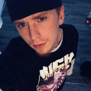 Meet your Posher, Devin